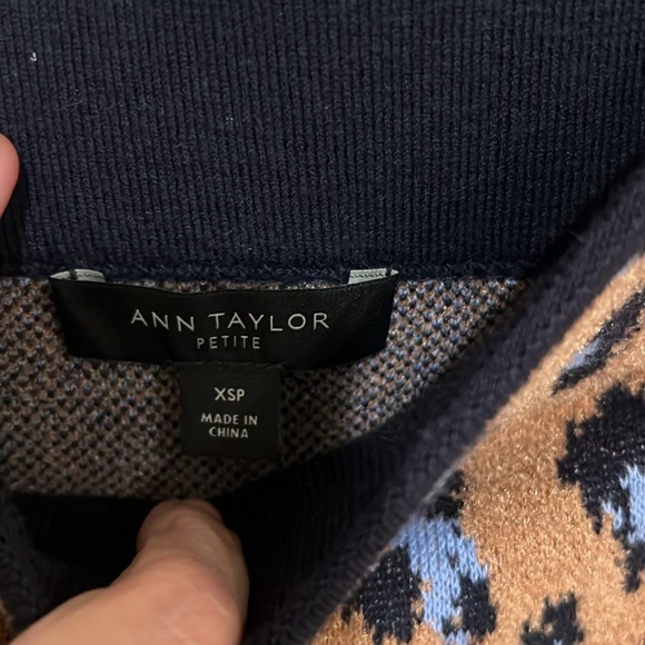 Ann Taylor knot leopard skirt - Picture 3 of 3